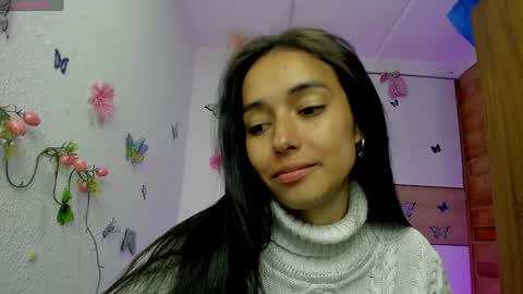 Snapshot of vallery_evanss chatting on December 2024 01:05:01 AM Taty independent account online show from December 2024 01:05:01 AM
