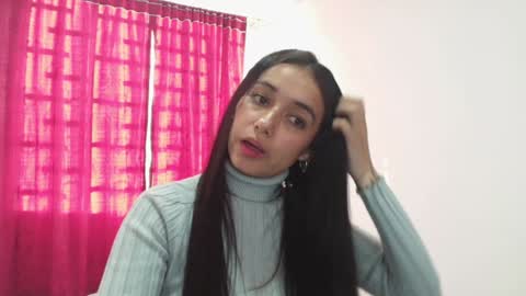 Snapshot of vallery_evanss chatting on December 2024 12:15:01 PM Taty independent account online show from December 2024 12:15:01 PM