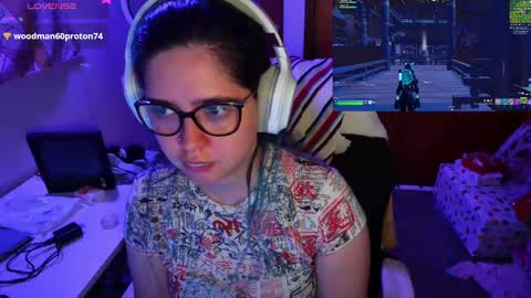 Snapshot of vallolet1_ chatting on December 2024 06:21:01 AM Im Violet online show from December 2024 06:21:01 AM