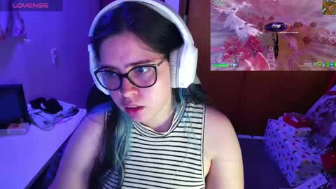 Snapshot of vallolet1_ chatting on December 2024 06:14:01 AM Im Violet online show from December 2024 06:14:01 AM