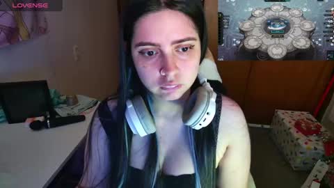 Snapshot of vallolet1_ chatting on December 2024 03:14:02 AM Im Violet online show from December 2024 03:14:02 AM