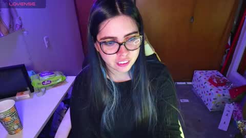 Snapshot of vallolet1_ chatting on December 2024 02:02:02 AM Im Violet online show from December 2024 02:02:02 AM