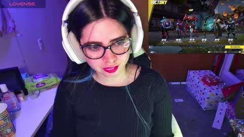 Snapshot of vallolet1_ chatting on December 2024 05:06:01 AM Im Violet online show from December 2024 05:06:01 AM