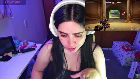 Snapshot of vallolet1_ chatting on December 2024 08:11:02 AM Im Violet online show from December 2024 08:11:02 AM