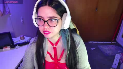 Snapshot of vallolet1_ chatting on December 2024 05:16:02 AM Im Violet online show from December 2024 05:16:02 AM