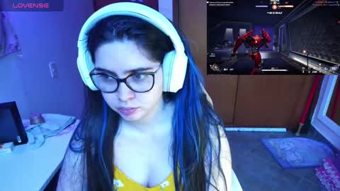 Snapshot of vallolet1_ chatting on December 2024 09:58:02 PM Im Violet online show from December 2024 09:58:02 PM