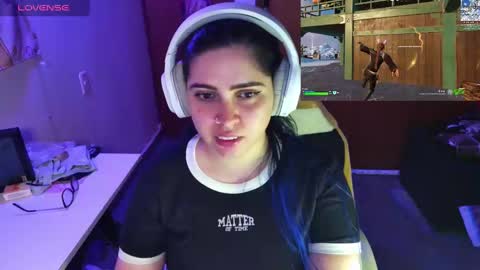 Snapshot of vallolet1_ chatting on December 2024 12:54:01 AM Im Violet online show from December 2024 12:54:01 AM