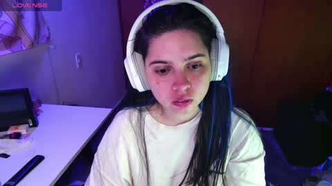 Snapshot of vallolet1_ chatting on January 2025 11:16:01 PM Im Violet online show from January 2025 11:16:01 PM