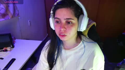 Snapshot of vallolet1_ chatting on January 2025 08:51:02 AM Im Violet online show from January 2025 08:51:02 AM