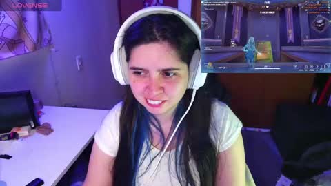 Snapshot of vallolet1_ chatting on January 2025 05:26:02 AM Im Violet online show from January 2025 05:26:02 AM