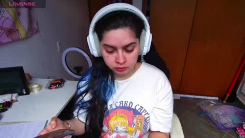 Snapshot of vallolet1_ chatting on January 2025 08:00:02 PM Im Violet online show from January 2025 08:00:02 PM