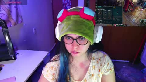 Snapshot of vallolet1_ chatting on January 2025 05:24:01 AM Im Violet online show from January 2025 05:24:01 AM