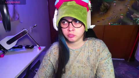 Snapshot of vallolet1_ chatting on January 2025 02:39:01 AM Im Violet online show from January 2025 02:39:01 AM