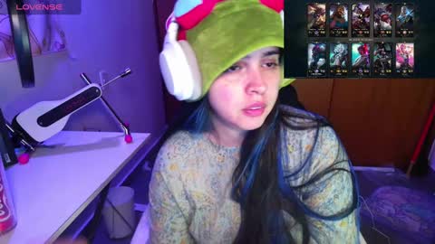 Snapshot of vallolet1_ chatting on January 2025 06:55:02 AM Im Violet online show from January 2025 06:55:02 AM