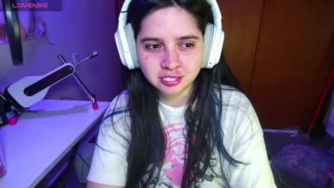 Snapshot of vallolet1_ chatting on January 2025 11:17:02 PM Im Violet online show from January 2025 11:17:02 PM