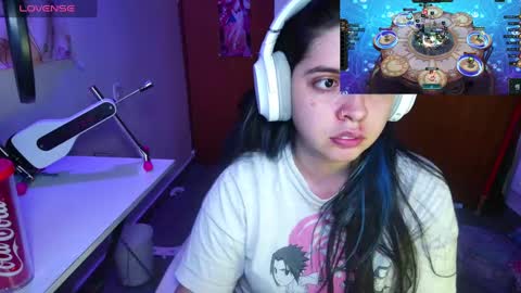 Snapshot of vallolet1_ chatting on January 2025 11:04:01 PM Im Violet online show from January 2025 11:04:01 PM