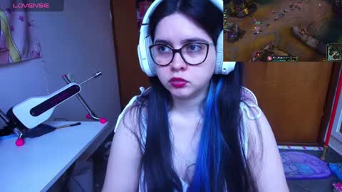 Snapshot of vallolet1_ chatting on February 2025 02:15:02 PM Im Violet online show from February 2025 02:15:02 PM