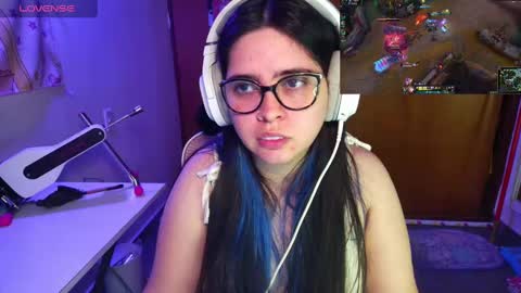 Snapshot of vallolet1_ chatting on February 2025 11:01:02 AM Im Violet online show from February 2025 11:01:02 AM