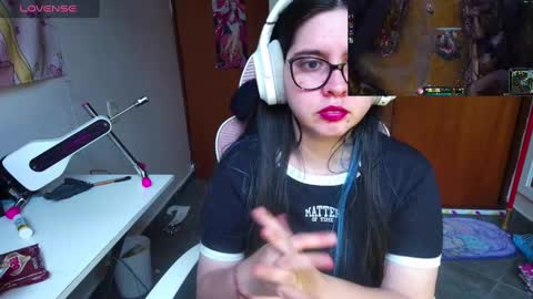 Snapshot of vallolet1_ chatting on February 2025 09:49:02 PM Im Violet online show from February 2025 09:49:02 PM