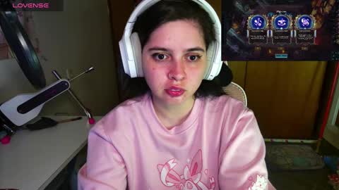 Snapshot of vallolet1_ chatting on February 2025 01:53:01 AM Im Violet online show from February 2025 01:53:01 AM