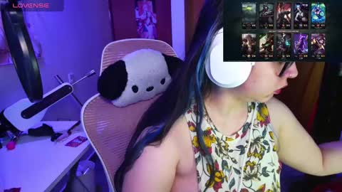 Snapshot of vallolet1_ chatting on February 2025 11:14:02 PM Im Violet online show from February 2025 11:14:02 PM