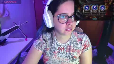 Snapshot of vallolet1_ chatting on February 2025 12:30:02 AM Im Violet online show from February 2025 12:30:02 AM