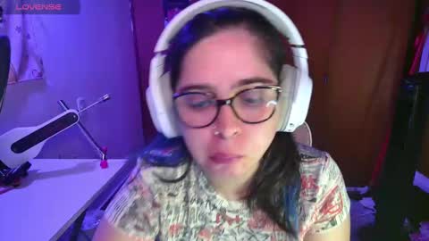 Snapshot of vallolet1_ chatting on February 2025 03:33:02 AM Im Violet online show from February 2025 03:33:02 AM