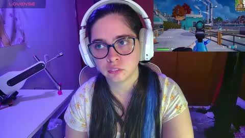 Snapshot of vallolet1_ chatting on February 2025 02:36:02 AM Im Violet online show from February 2025 02:36:02 AM