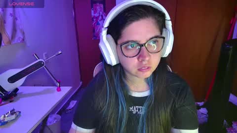 Snapshot of vallolet1_ chatting on February 2025 11:11:02 PM Im Violet online show from February 2025 11:11:02 PM