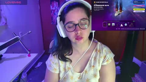 Snapshot of vallolet1_ chatting on February 2025 11:23:02 PM Im Violet online show from February 2025 11:23:02 PM