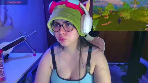 Snapshot of vallolet1_ chatting on March 2025 03:22:01 AM Im Violet online show from March 2025 03:22:01 AM