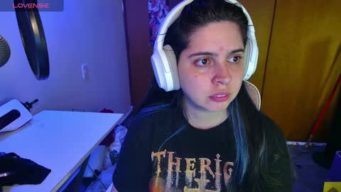 Snapshot of vallolet1_ chatting on March 2025 03:39:01 AM Im Violet online show from March 2025 03:39:01 AM