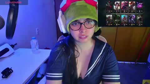 Snapshot of vallolet1_ chatting on March 2025 01:14:02 AM Im Violet online show from March 2025 01:14:02 AM