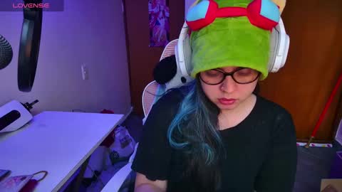 Snapshot of vallolet1_ chatting on March 2025 10:41:02 PM Im Violet online show from March 2025 10:41:02 PM