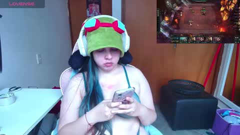 Snapshot of vallolet1_ chatting on March 2025 08:12:01 PM Im Violet online show from March 2025 08:12:01 PM