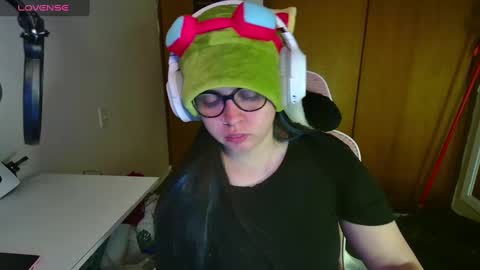 Snapshot of vallolet1_ chatting on March 2025 05:27:02 AM Im Violet online show from March 2025 05:27:02 AM