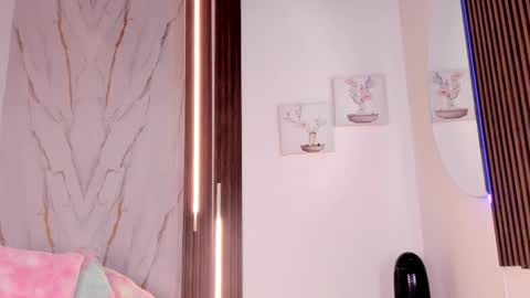 Vallolet Peach  online show from February 2026 12:08:01 PM