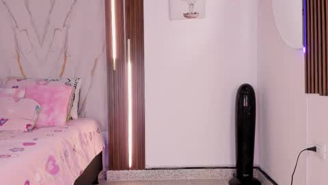 Vallolet Peach  online show from February 2026 12:16:01 PM