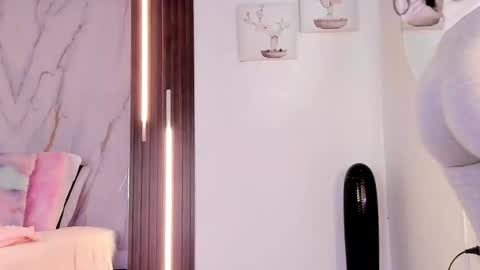 Vallolet Peach  online show from May 2026 12:21:02 PM