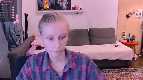 Little Devil online show from October 2025 06:06:01 PM