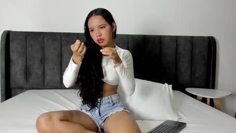 Snapshot of valtira_nova chatting on January 2025 03:25:02 AM valtira nova online show from January 2025 03:25:02 AM