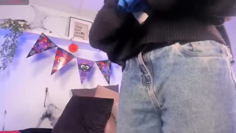 Snapshot of vampgyal chatting on November 2025 08:10:01 PM vamp online show from November 2025 08:10:01 PM