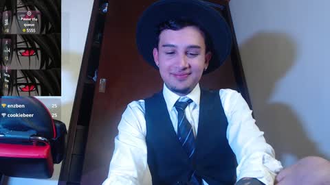 Snapshot of vampiredavyd chatting on December 2024 12:09:01 AM david guzman i model independenthelp me with a thumbs up online show from December 2024 12:09:01 AM