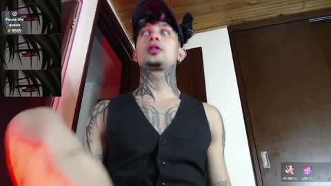 Snapshot of vampiredavyd chatting on January 2025 01:24:01 AM david guzman i model independenthelp me with a thumbs up online show from January 2025 01:24:01 AM