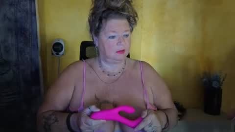 vampwoman online show from July 2026 07:37:01 AM