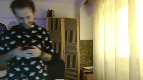 Emy online show from November 2025 09:20:02 AM