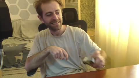 Emy online show from November 2025 11:21:02 AM