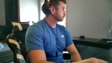 Snapshot of vandal2021 chatting on November 2025 05:49:01 PM Vandal2021 online show from November 2025 05:49:01 PM