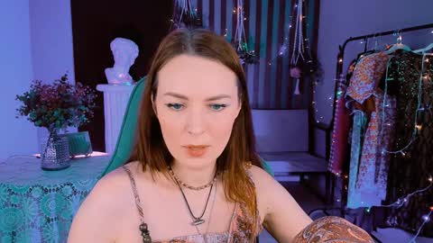 Snapshot of vandarossi chatting on December 2024 03:10:01 PM Vanda online show from December 2024 03:10:01 PM