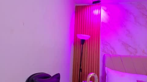 vane_coral online show from February 2026 11:13:01 AM